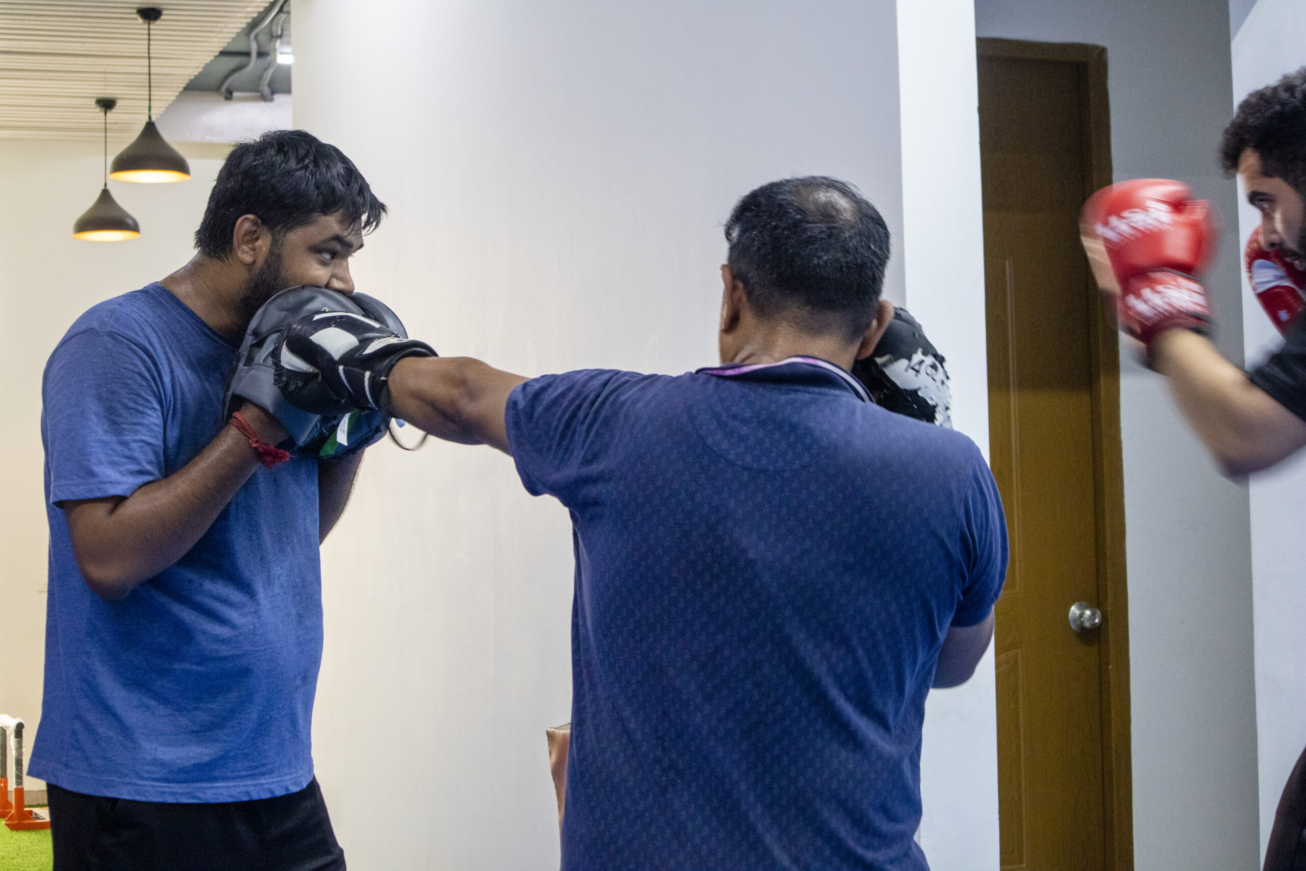 boxing classes; kickboxing classes; muay thai classes