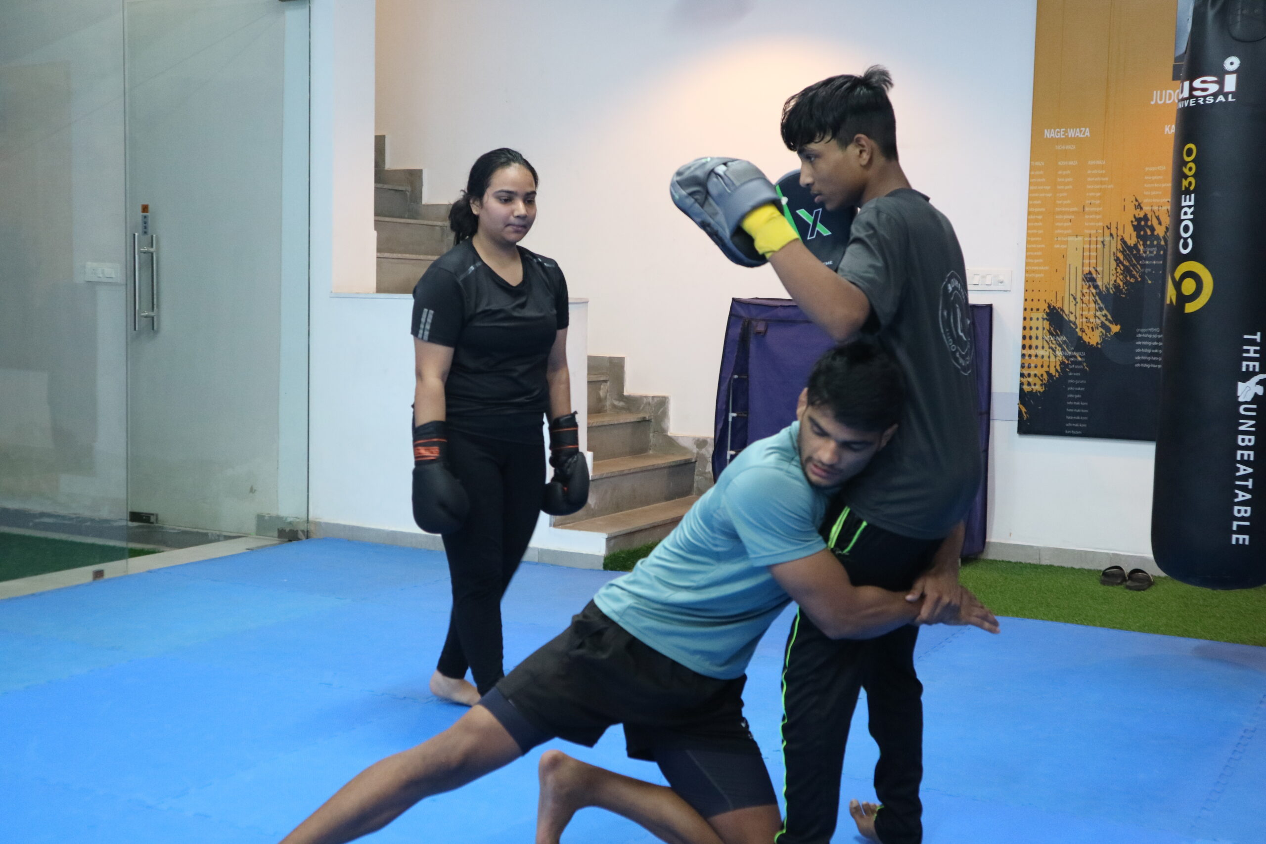 mma takedowns and mma classes in gurgaon